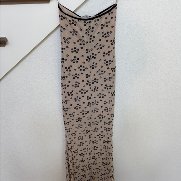 Lioness illuminating Black and Cream Strapless Dress - Picture 6 of 7